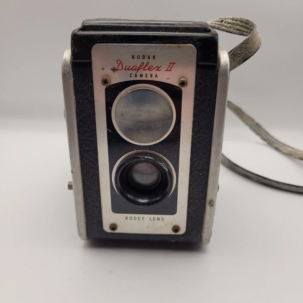 Vintage Kodak Duaflex II Camera Kodet Lens Black Silver TLR Style Display Piece